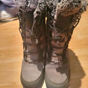 Girls winter boots size 13